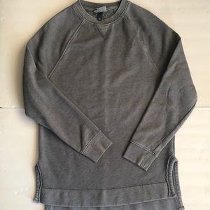 Universal Thread Gray Long Sleeves Crew Neck sweater Sweatshirt Size XS